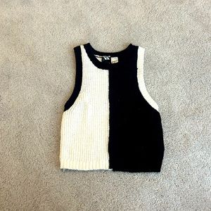 Crop top divided